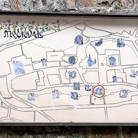 La Maison Sur Les Remparts Домфро Екстериор снимка