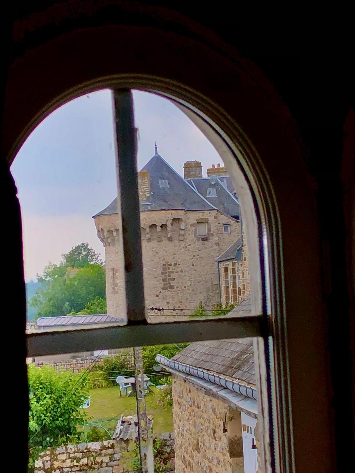 La Maison Sur Les Remparts Домфро Екстериор снимка