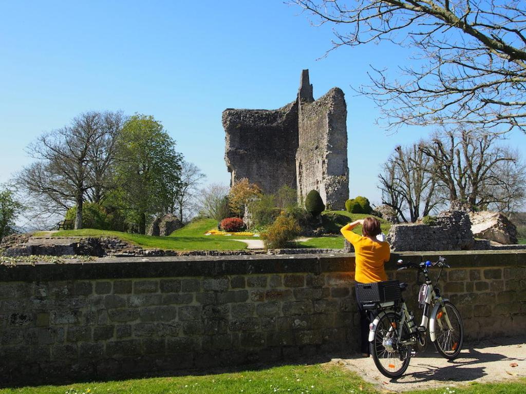 La Maison Sur Les Remparts Домфро Екстериор снимка